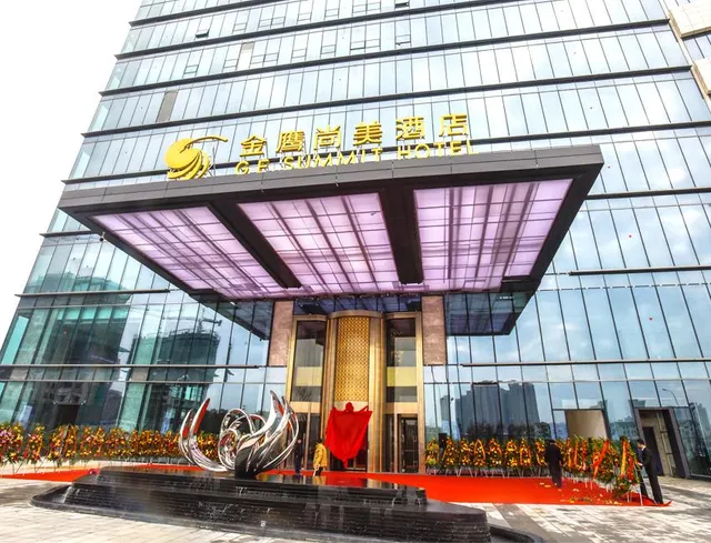 Golden Eagle Summit Hotel