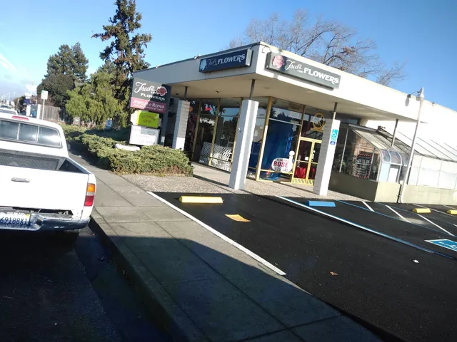 Fred's & Son Flowers & Gift Inc