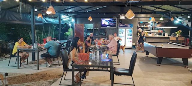 Big tree restaurant & bar