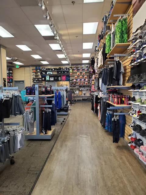 Apple Wood Shopping Center