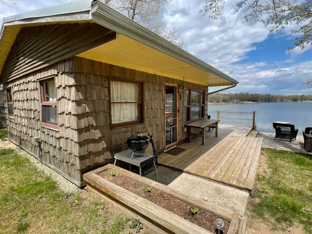 Little Island Lake Resort