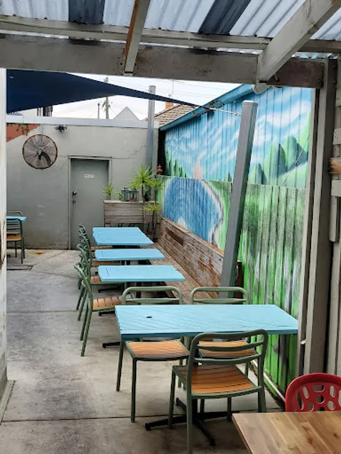 Monkey Can Fly Café