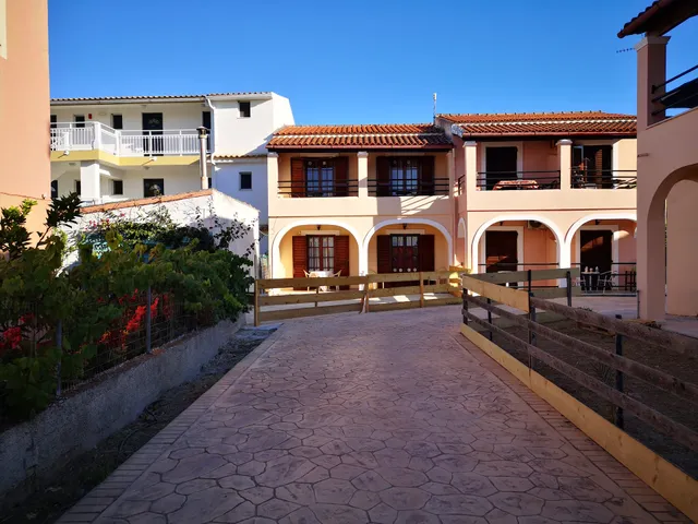 SEA & RIVER APARTMENTS