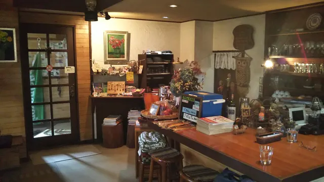 木もれ日のカフェ パイプのけむり