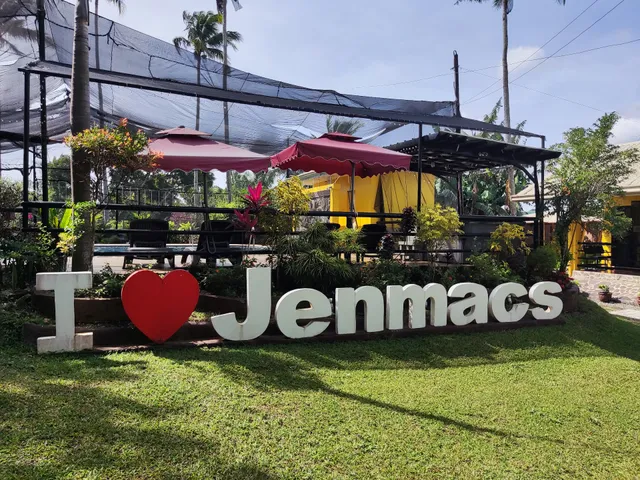 Jenmac's Resort