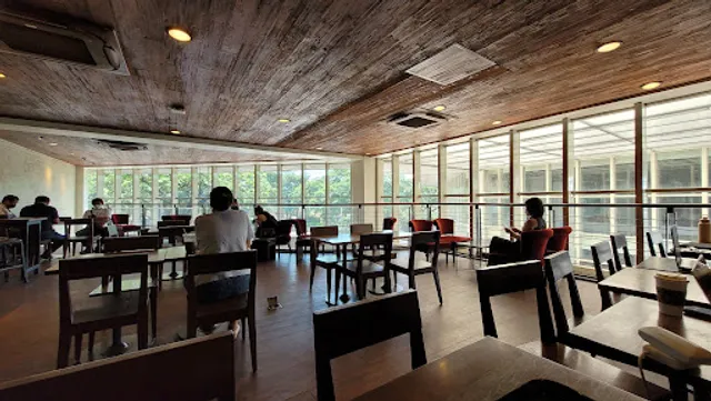 Starbucks Madrigal Avenue Alabang