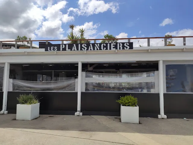LES PLAISANCIERS