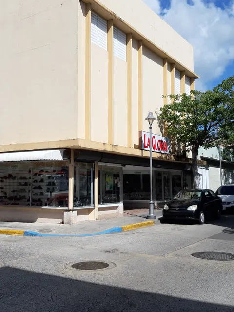 Shops La Gloria