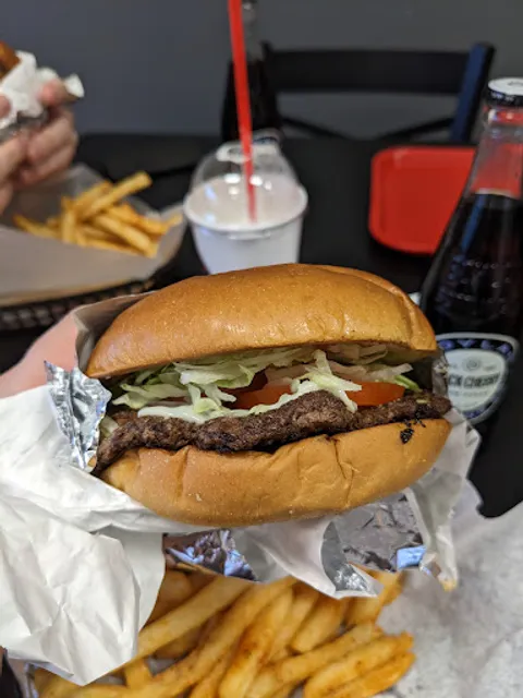Heemo's Burgers in Washington Twp