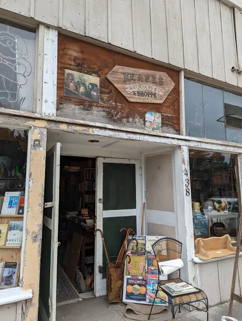 Keanes Eclectic + Golden O Gallery