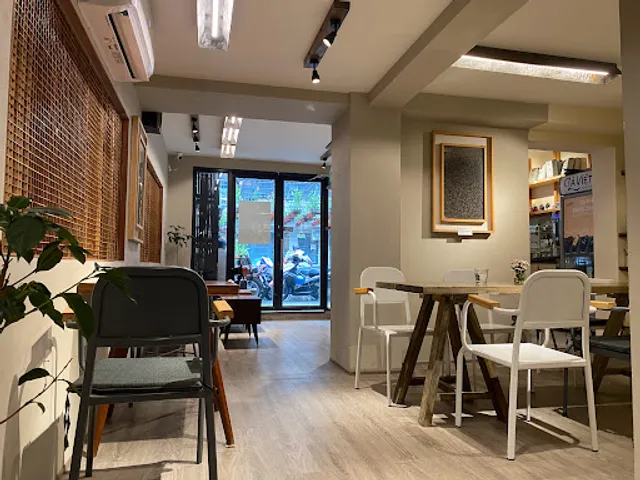La Viet Coffee (8A Vu Thanh)