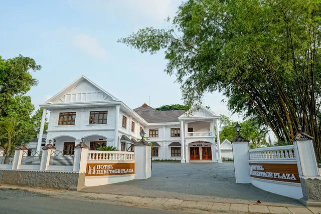 Hotel Heritage Plaza