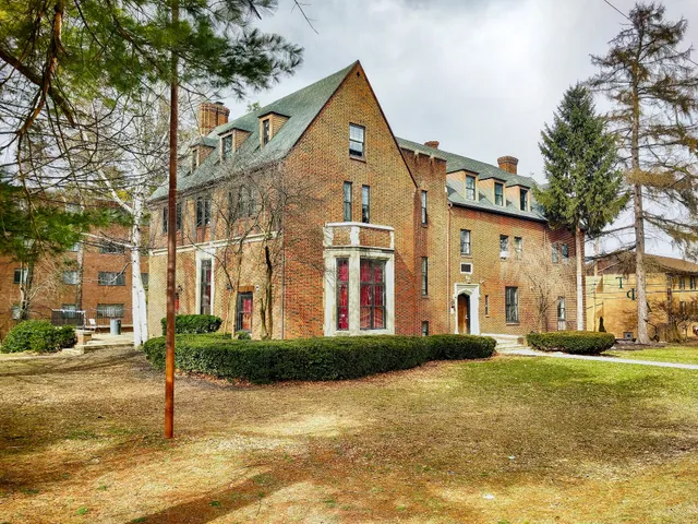 Phi Kappa Tau