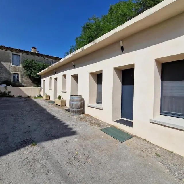 Area Mas Les Jasses Rooms D'hôtes Et School Riding Camargue And Ethological Céline Legaz