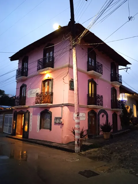 ALONDRA HOTEL BOUTIQUE