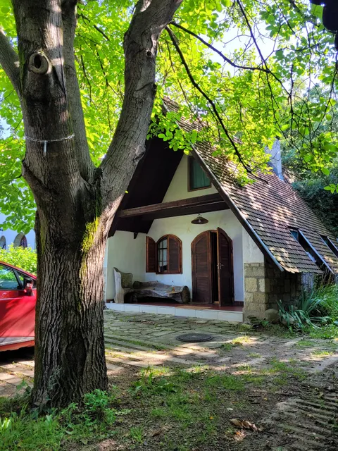 Myrtus Pince és Vendégház