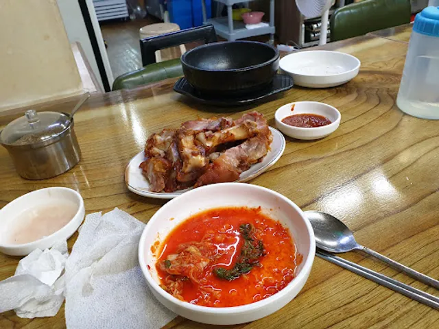 24시순대족발