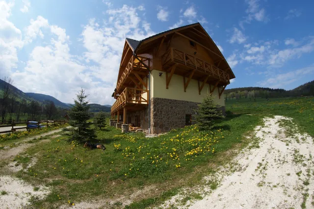 Inn Leszczyniec-Black Mountain