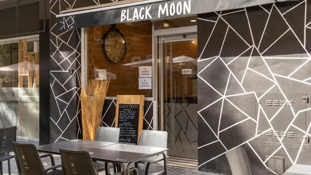 Bar BLACK MOON