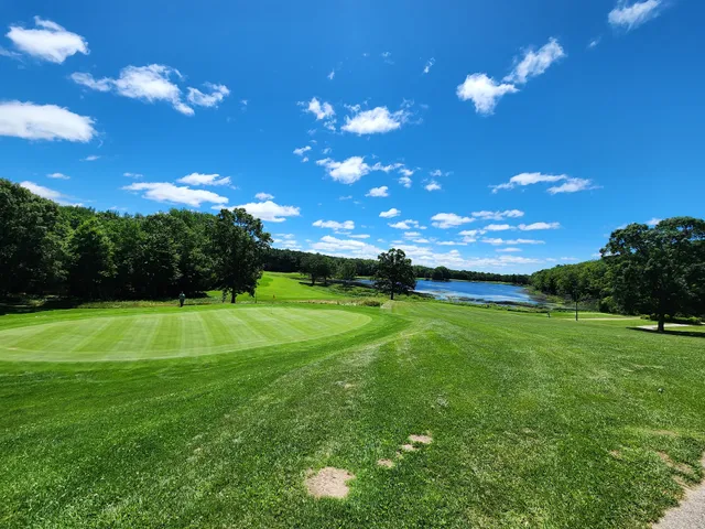 Thoroughbred Golf Club