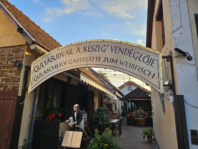 Gulyás udvar Étterem