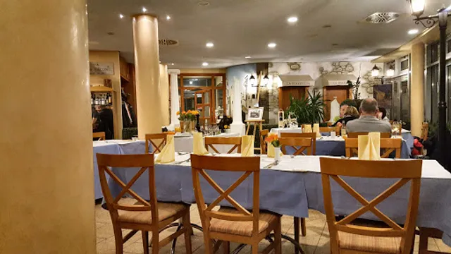 Ristorante & Pizzeria La Piazzetta