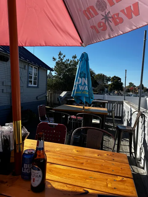 Topsy Turvey's Bar & Grill