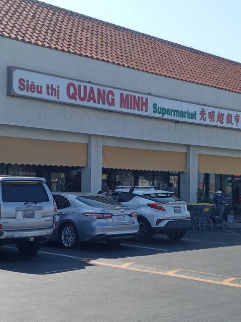 Quang Minh Supermarket