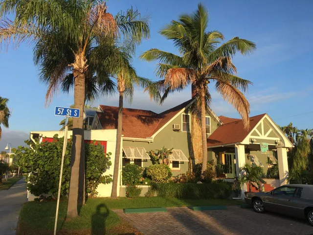 Sea Breeze Manor Inn