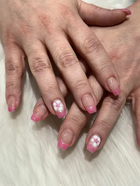 Daisy Nails