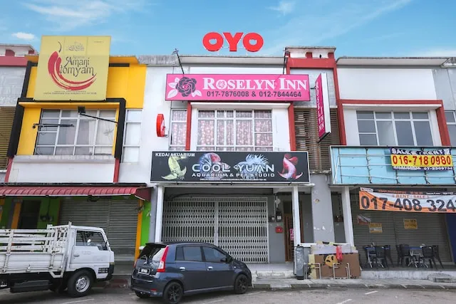 OYO 89772 Roselyn Inn