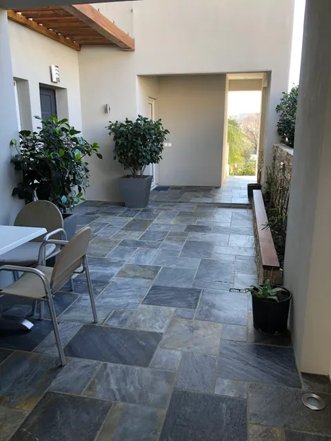 Vanessa House,Studios