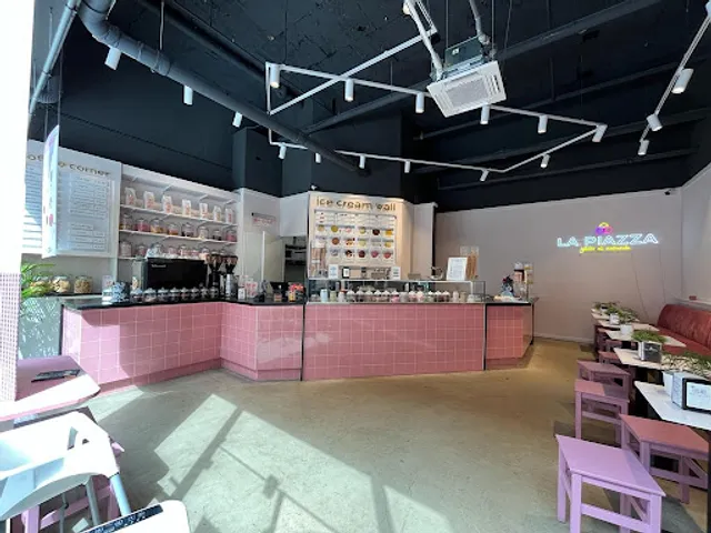 La Piazza IJs, Macarons en Koffie - Alphen