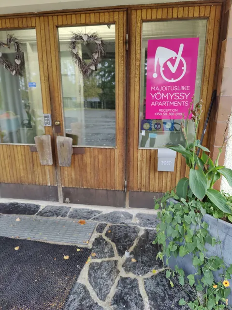 Majoitusliike Yömyssy