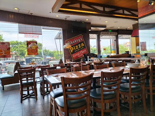 Shakey's Pizza Parlor