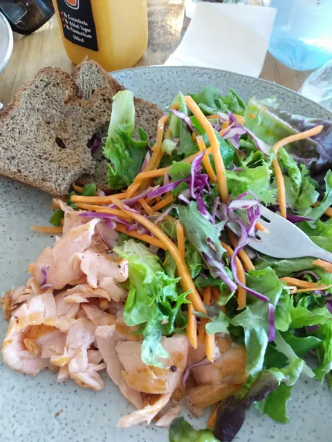 Beachcomber Bar & Restaurant