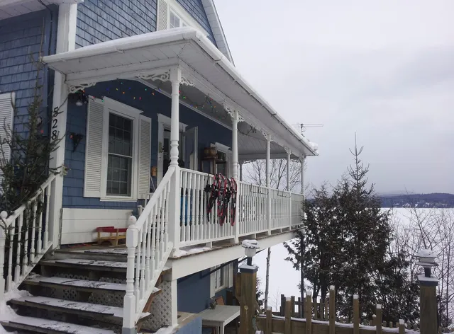 Cottage Side-Lake B & B