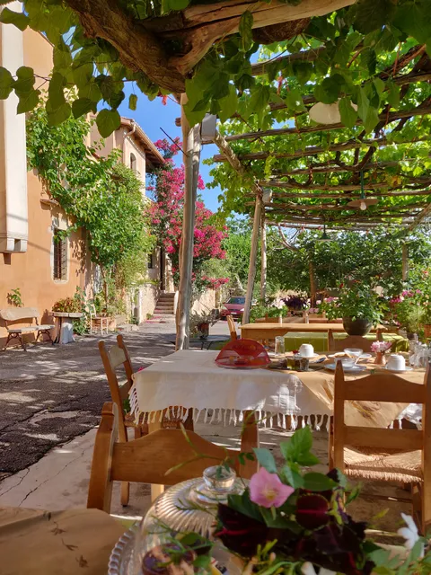 Kamares Houses - Maheri Village