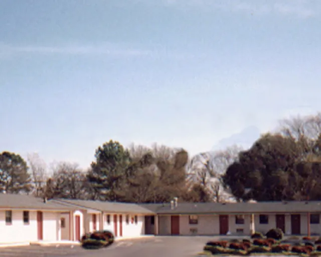 Scottish Inns & Suites Springdale AR