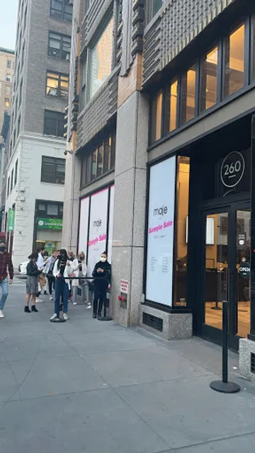 260 Sample Sale, Flagship