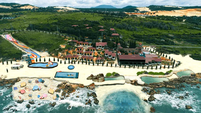 Adora Bay Kê Gà Beach Resort