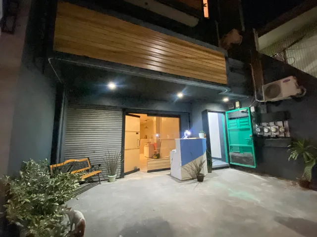 Lime Lite Manila Hostel