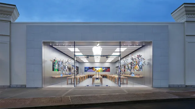 Apple Evergreen Walk