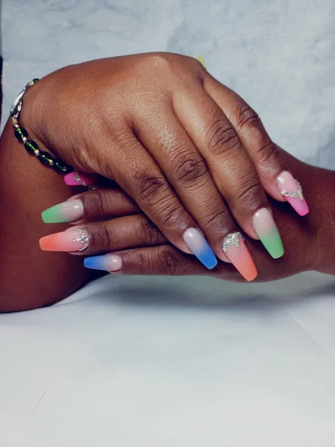 Mónica Cruz - L´Peluquería - CC Plaza Bocagrande