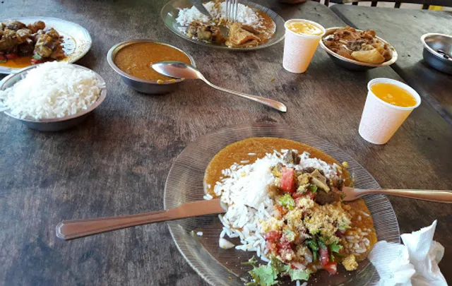 Bambus Bar Rizadinha