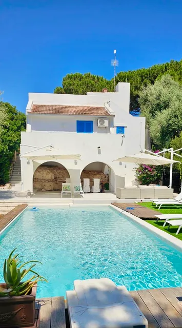 Ostuni Beachfront Villa with Pool & Private Parking, Luxury Holidays