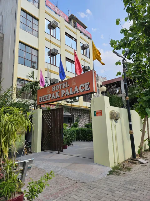 Hotel Deepak Palace