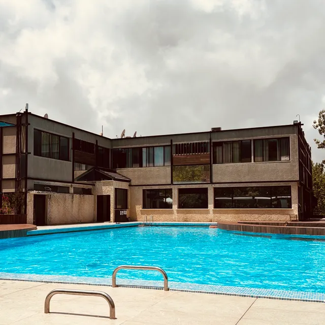 Nirvana Hotel and Spa, Laklouk