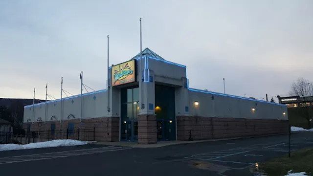 Hoopla's Family Fun & Longshots Grill