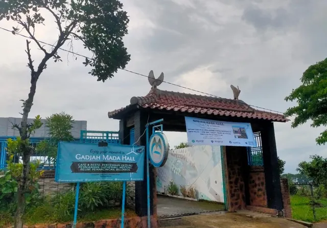 Gadjah Mada Hall Cafe & Penginapan Hostel